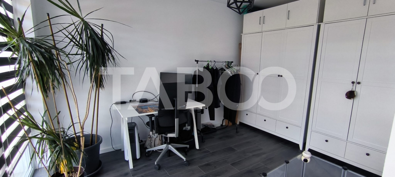 Apartament 3 camere semidecomandat in Floresti zona Cetatii
