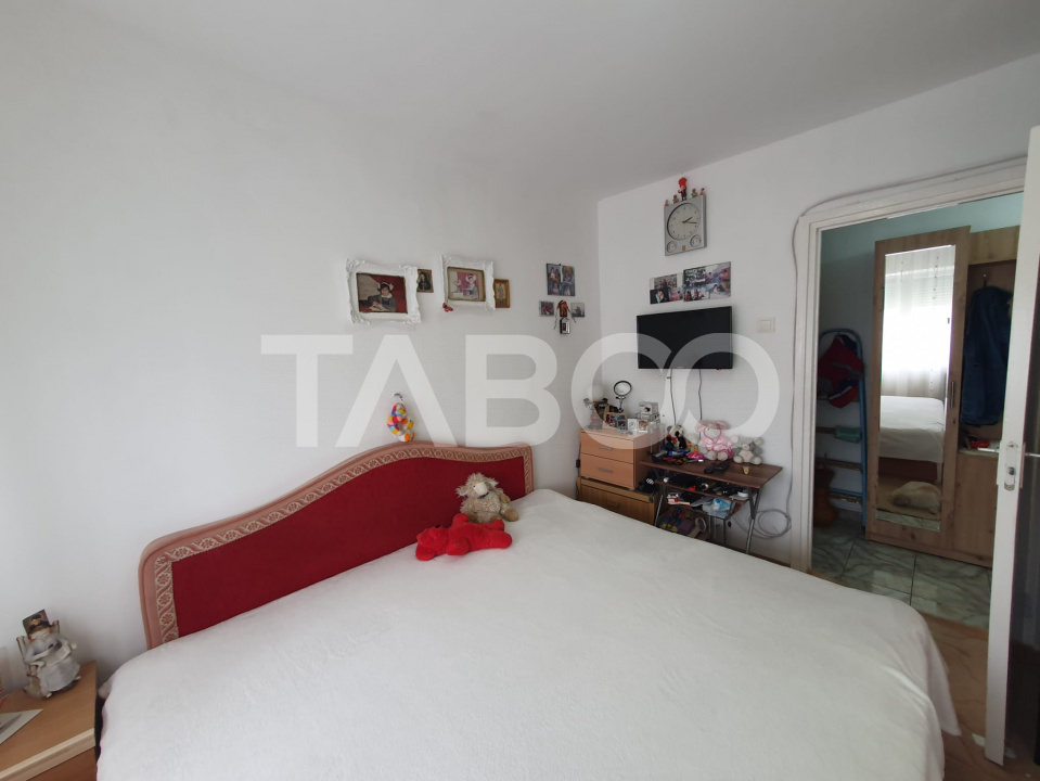 Apartament 3 camere zona 1 Decembrie 65 mp utili + 5 mp balcon
