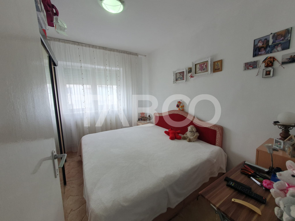 Apartament 3 camere zona 1 Decembrie 65 mp utili + 5 mp balcon