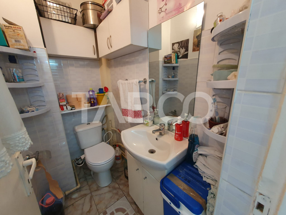 Apartament 3 camere zona 1 Decembrie 65 mp utili + 5 mp balcon