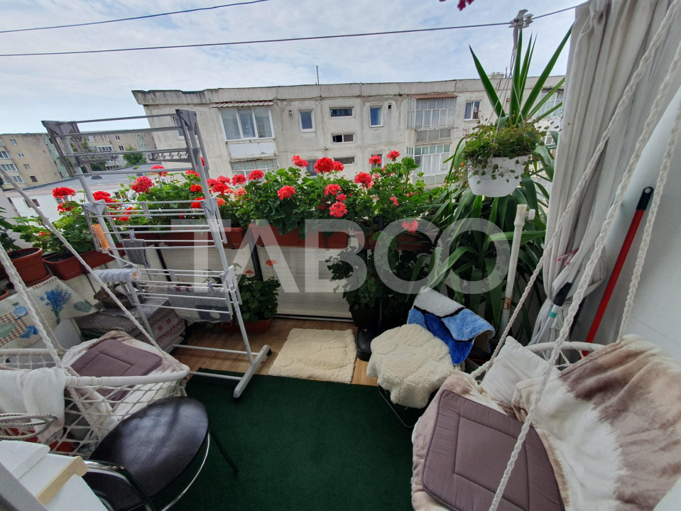 Apartament 3 camere zona 1 Decembrie 65 mp utili + 5 mp balcon
