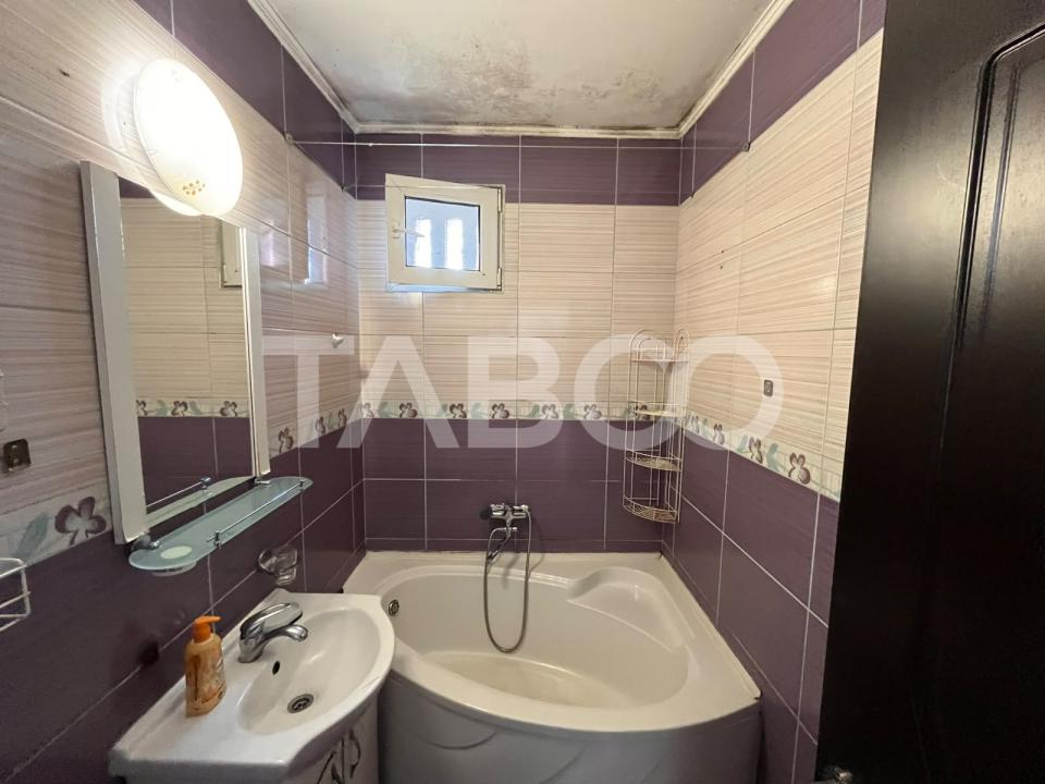 Apartament 3 camere zona Trei Stejari Strada Balea balcon 3 mp 