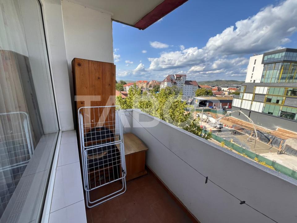 Apartament 3 camere zona Trei Stejari Strada Balea balcon 3 mp 