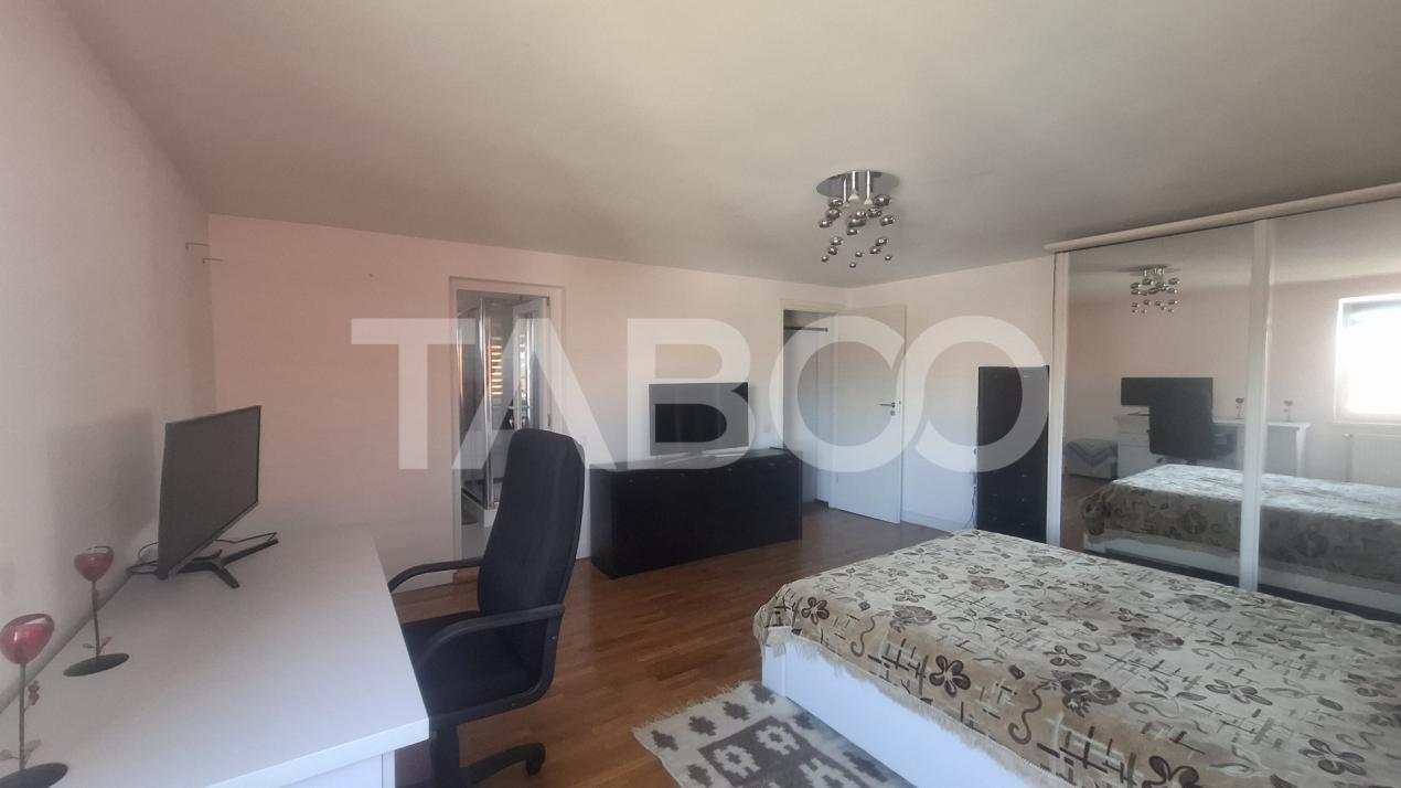 Apartament 4 camere 155 mp 2 balcoane garaj inchis Central Sibiu