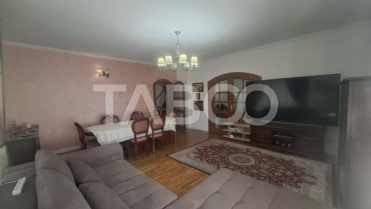 Apartament 4 camere 155 mp 2 balcoane garaj inchis Central Sibiu