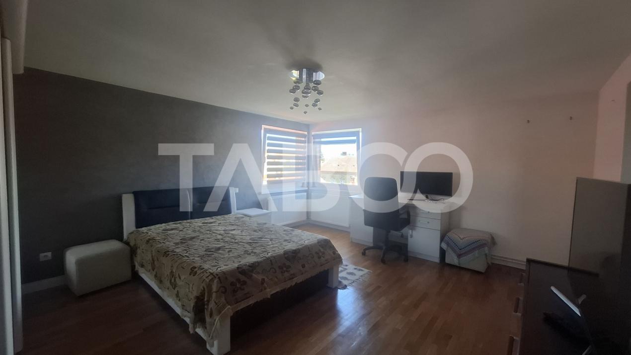Apartament 4 camere 155 mp 2 balcoane garaj inchis Central Sibiu