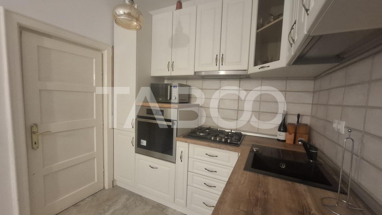 Apartament 4 camere 155 mp 2 balcoane garaj inchis Central Sibiu