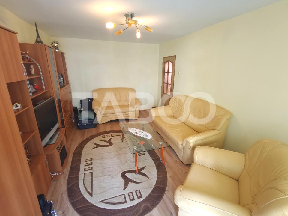 Apartament 4 camere 2 bai 2 balcoane -pivnita - etaj 1 - zona Turnisor