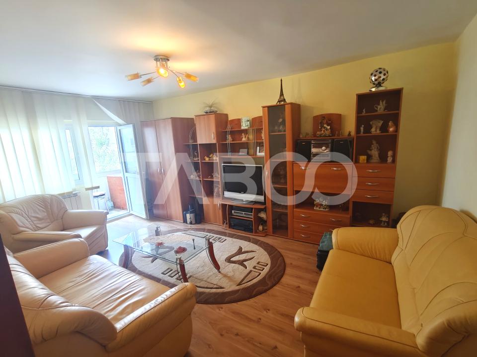 Apartament 4 camere 2 bai 2 balcoane -pivnita - etaj 1 - zona Turnisor