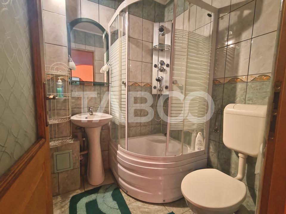 Apartament 4 camere 2 bai 2 balcoane -pivnita - etaj 1 - zona Turnisor
