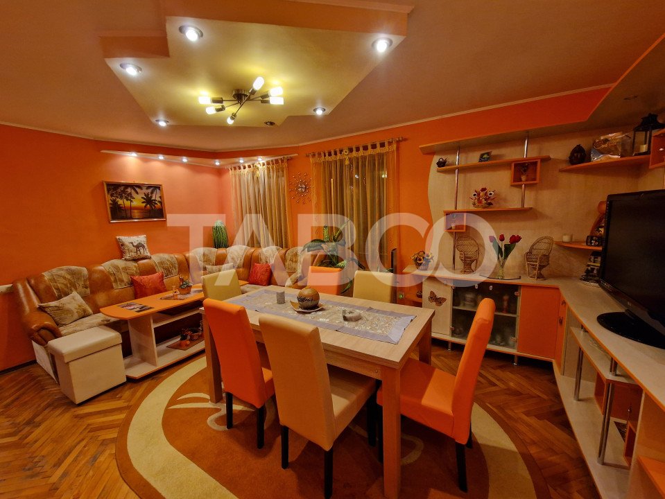 Apartament 4 camere 2 bai 89 mpu loc parcare si pivnita central Sibiu
