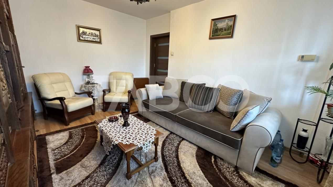 Apartament 4 camere 2 bai bloc cu lift pivnita Mihai Viteazul Sibiu