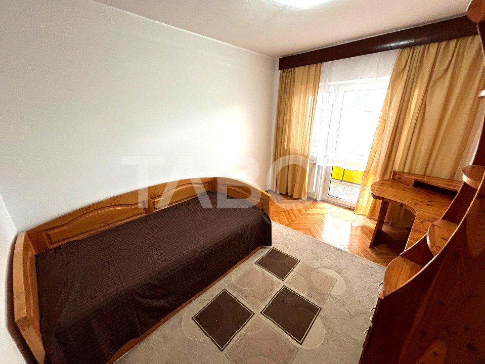 Apartament 4 camere de inchiriat 2 bai 2 balcoane Calea Dumbavii Sibiu