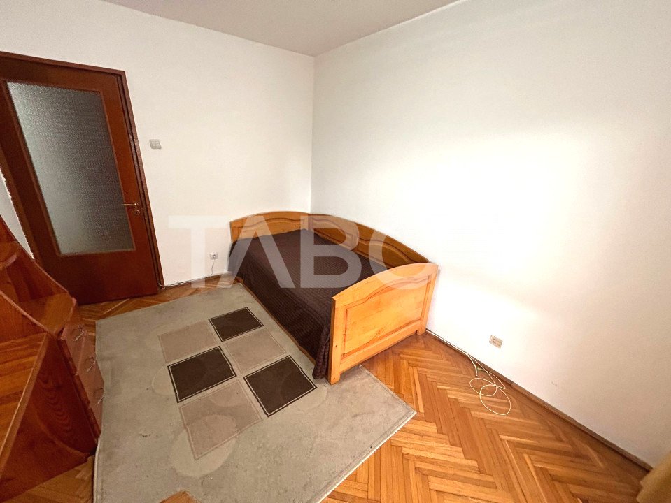 Apartament 4 camere de inchiriat 2 bai 2 balcoane Calea Dumbavii Sibiu