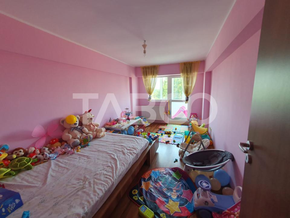 Apartament 4 camere de inchiriat suprafata 120 mp cu vedere la munte