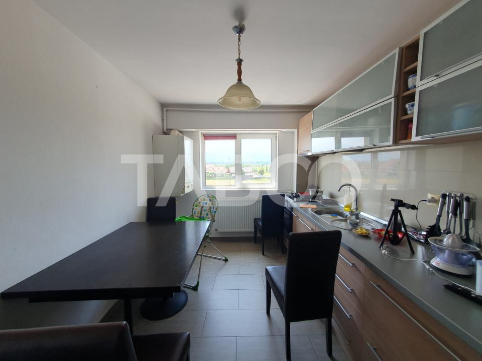 Apartament 4 camere de inchiriat suprafata 120 mp cu vedere la munte
