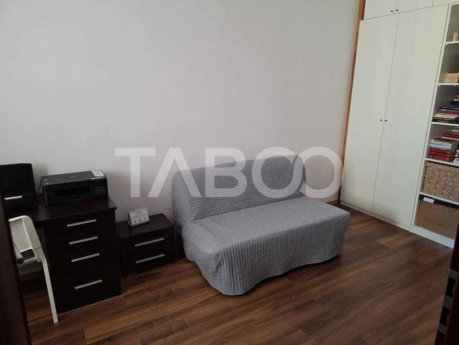 Apartament 4 camere de vanzare decomandat 110 mp zona Mihai Viteazul
