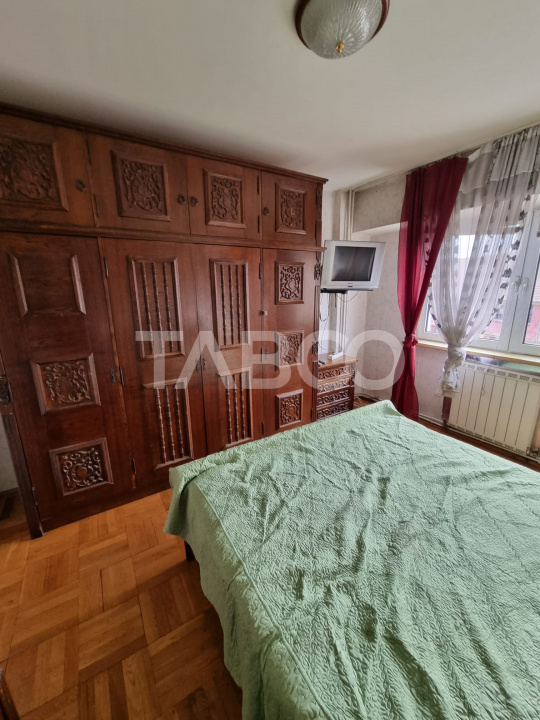 Apartament 4 camere de vanzare decomandat 90 mp zona Central Sibiu