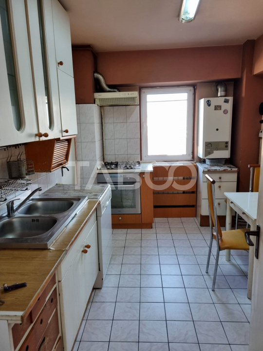 Apartament 4 camere de vanzare decomandat 90 mp zona Central Sibiu