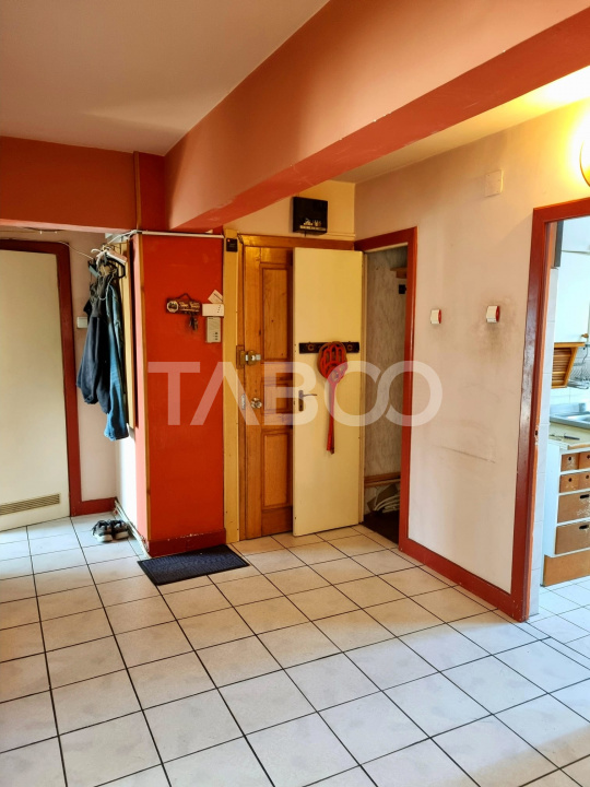 Apartament 4 camere de vanzare decomandat 90 mp zona Central Sibiu