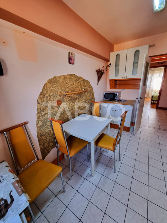 Apartament 4 camere de vanzare decomandat 90 mp zona Central Sibiu