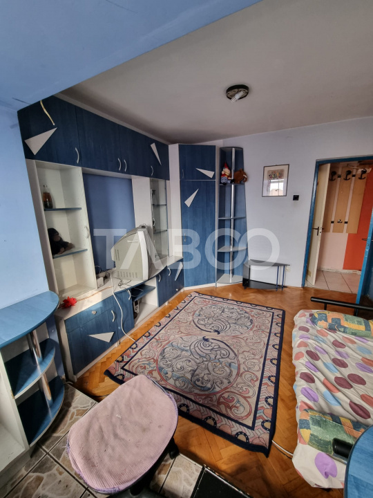 Apartament 4 camere de vanzare decomandat 90mpu zona Central Sibiu