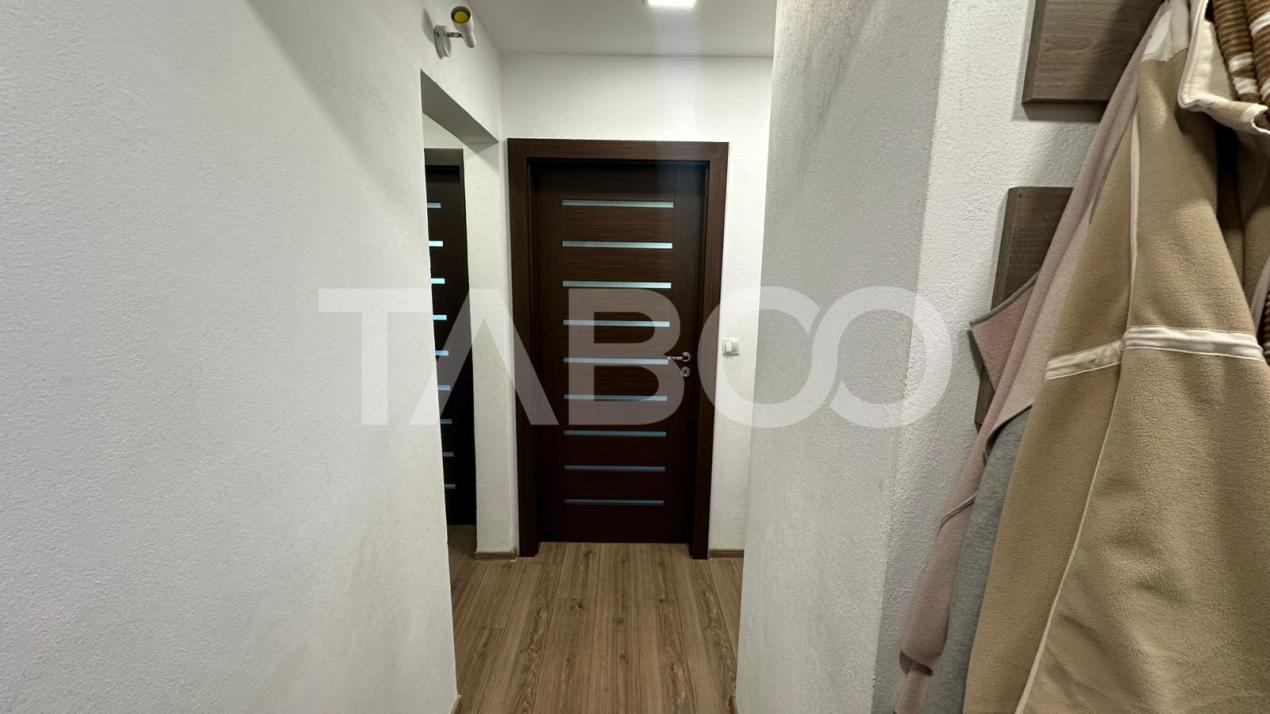 Apartament 4 camere decomandat 2 bai pivnita zona Strand Sibiu
