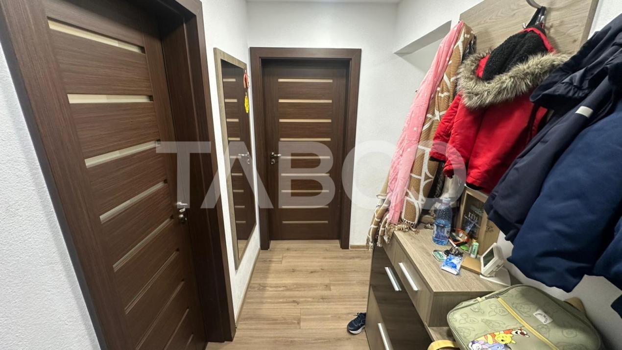 Apartament 4 camere decomandat 2 bai pivnita zona Strand Sibiu