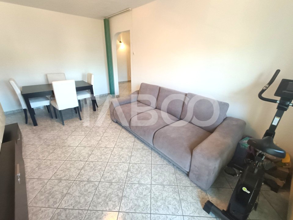 Apartament 4 camere decomandat cu 2 bai la etajul 2 - zona Valea Aurie