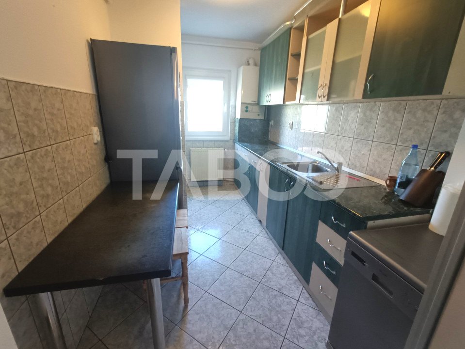 Apartament 4 camere decomandat cu 2 bai la etajul 2 - zona Valea Aurie