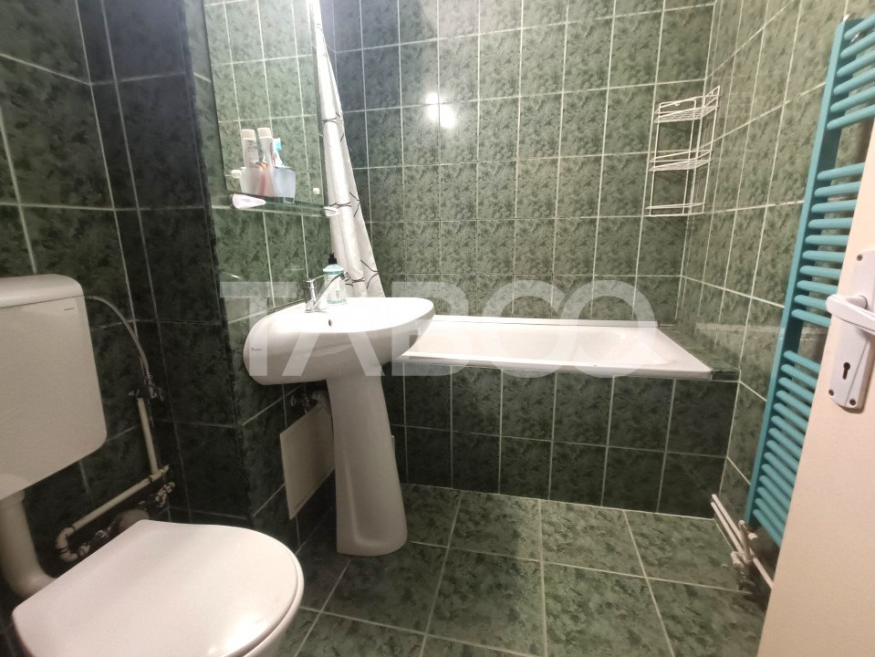 Apartament 4 camere decomandat cu 2 bai la etajul 2 - zona Valea Aurie