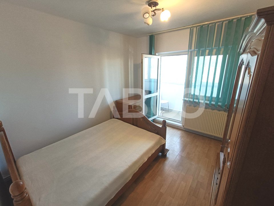 Apartament 4 camere decomandat cu 2 bai la etajul 2 - zona Valea Aurie