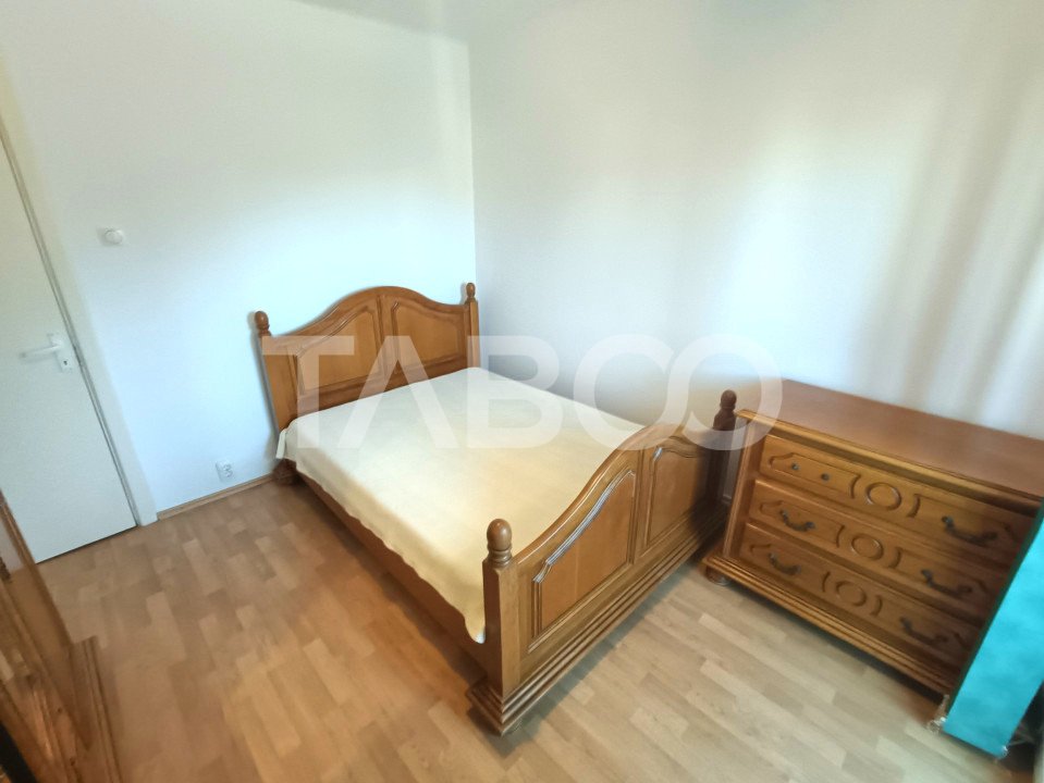 Apartament 4 camere decomandat cu 2 bai la etajul 2 - zona Valea Aurie