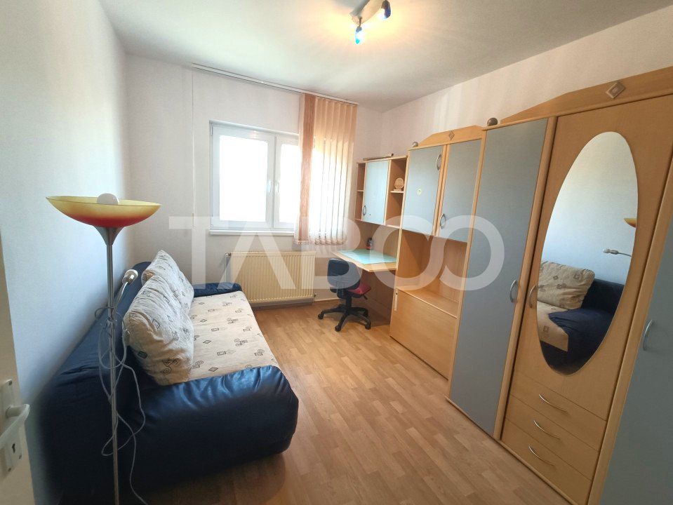 Apartament 4 camere decomandat cu 2 bai la etajul 2 - zona Valea Aurie