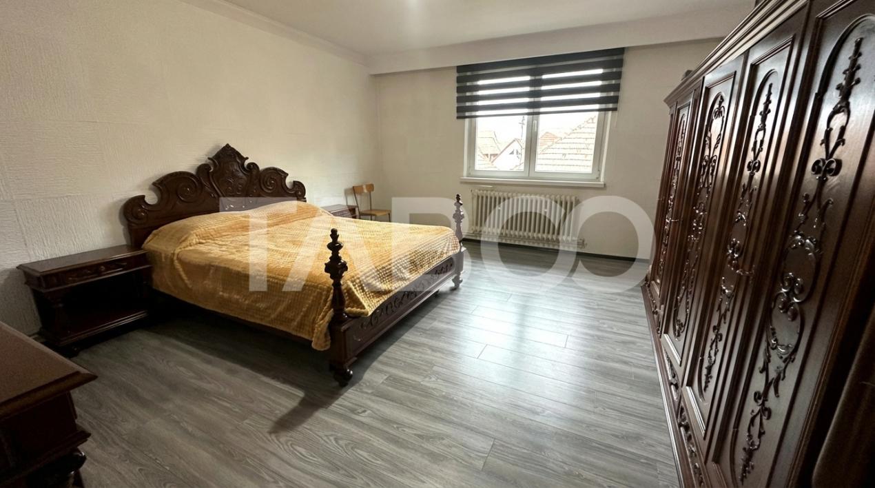 Apartament 4 camere la casa pivnita curte privata zona Lazaret Sibiu