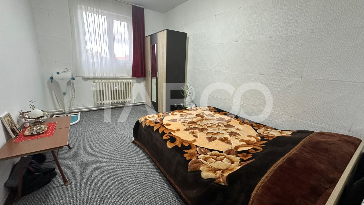 Apartament 4 camere la casa pivnita curte privata zona Lazaret Sibiu
