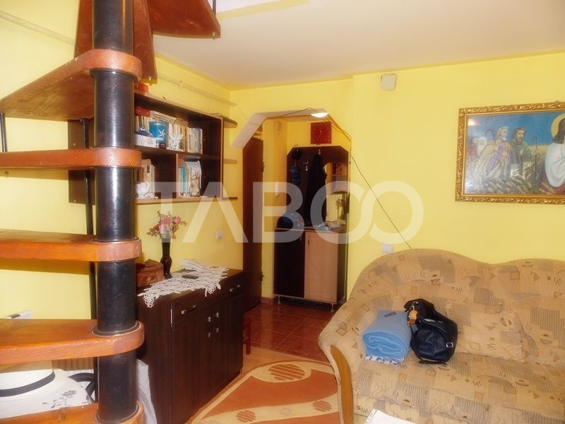 Apartament 4 camere la mansarda fara comision in Sibiu zona Rahova