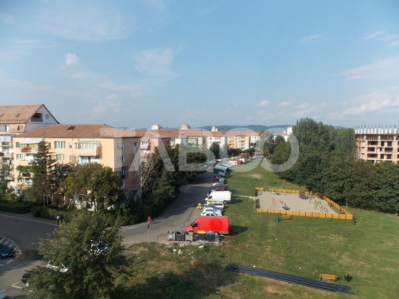Apartament 4 camere la mansarda fara comision in Sibiu zona Rahova