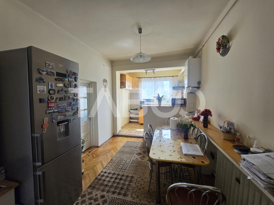 Apartament 5 camere de vanzare 182mpu decomandat zona Piata Cluj Sibiu