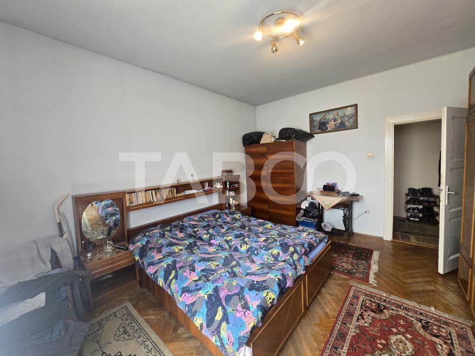 Apartament 5 camere de vanzare 182mpu decomandat zona Piata Cluj Sibiu