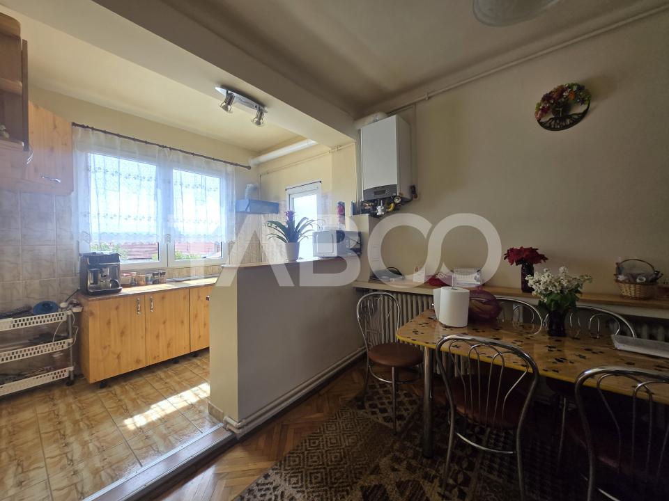 Apartament 5 camere de vanzare 182mpu decomandat zona Piata Cluj Sibiu