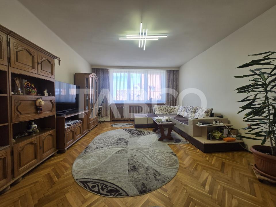 Apartament 5 camere de vanzare 182mpu decomandat zona Piata Cluj Sibiu