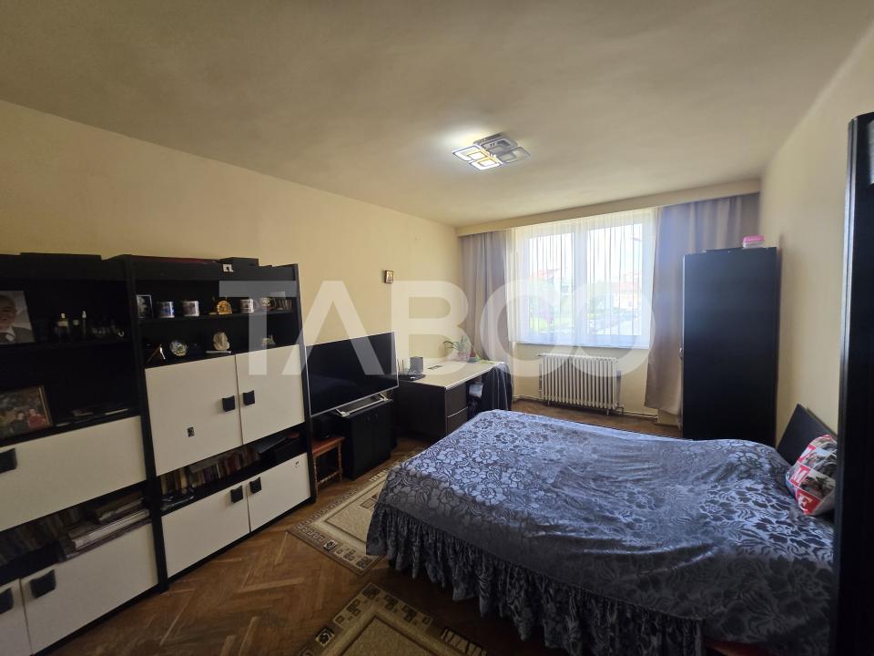 Apartament 5 camere de vanzare decomandat 182 mp zona Piata Cluj Sibiu
