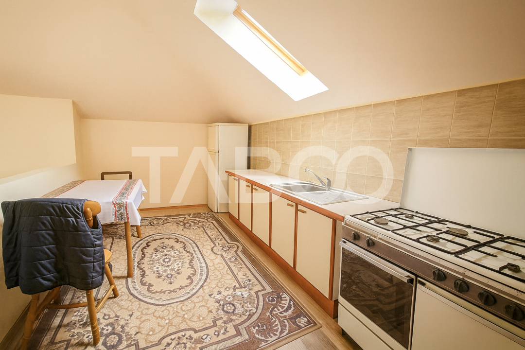 Apartament 5 camere + teren Bulevardul Mihai Viteazul -Hidroelectrica 