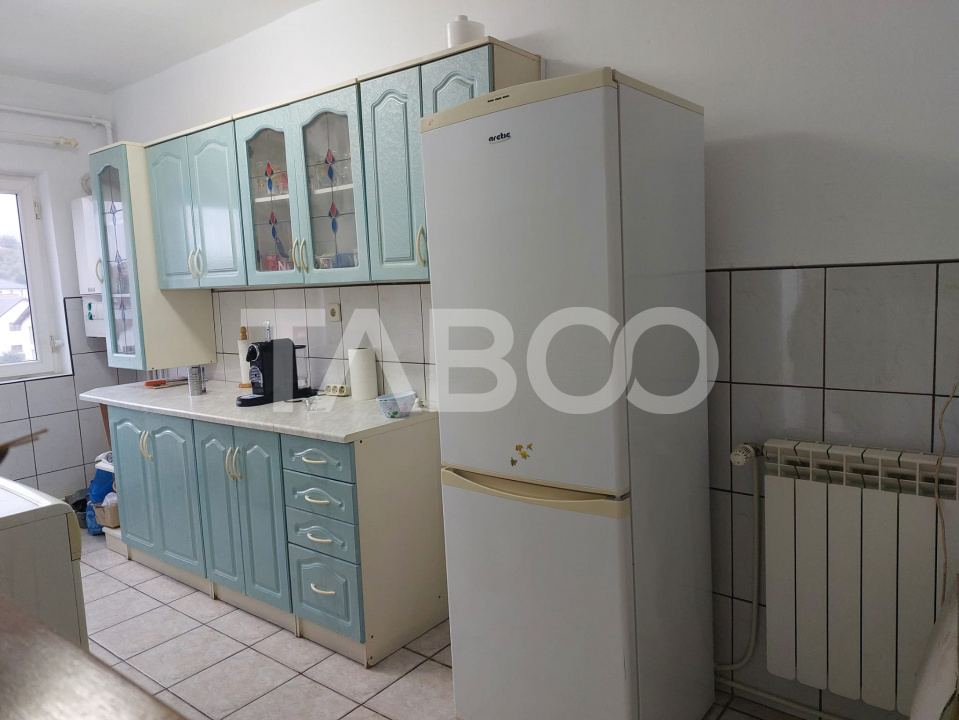 Apartament 50 mpu 2 camere etaj 3 pivnita Piata Noua Cisnadie