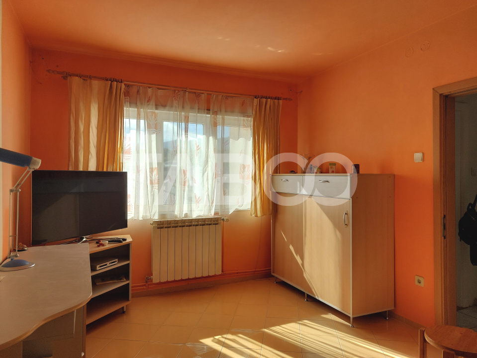 Apartament 50 mpu 2 camere etaj 3 pivnita Piata Noua Cisnadie