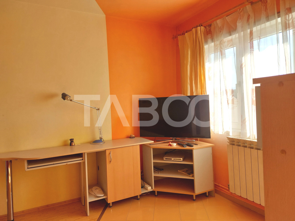 Apartament 50 mpu 2 camere etaj 3 pivnita Piata Noua Cisnadie