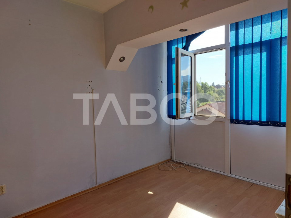 Apartament 50 mpu 2 camere etaj 3 pivnita Piata Noua Cisnadie