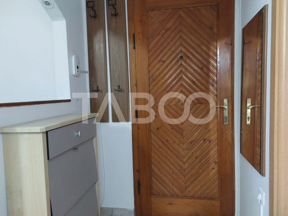 Apartament 50 mpu 2 camere etaj 3 pivnita Piata Noua Cisnadie