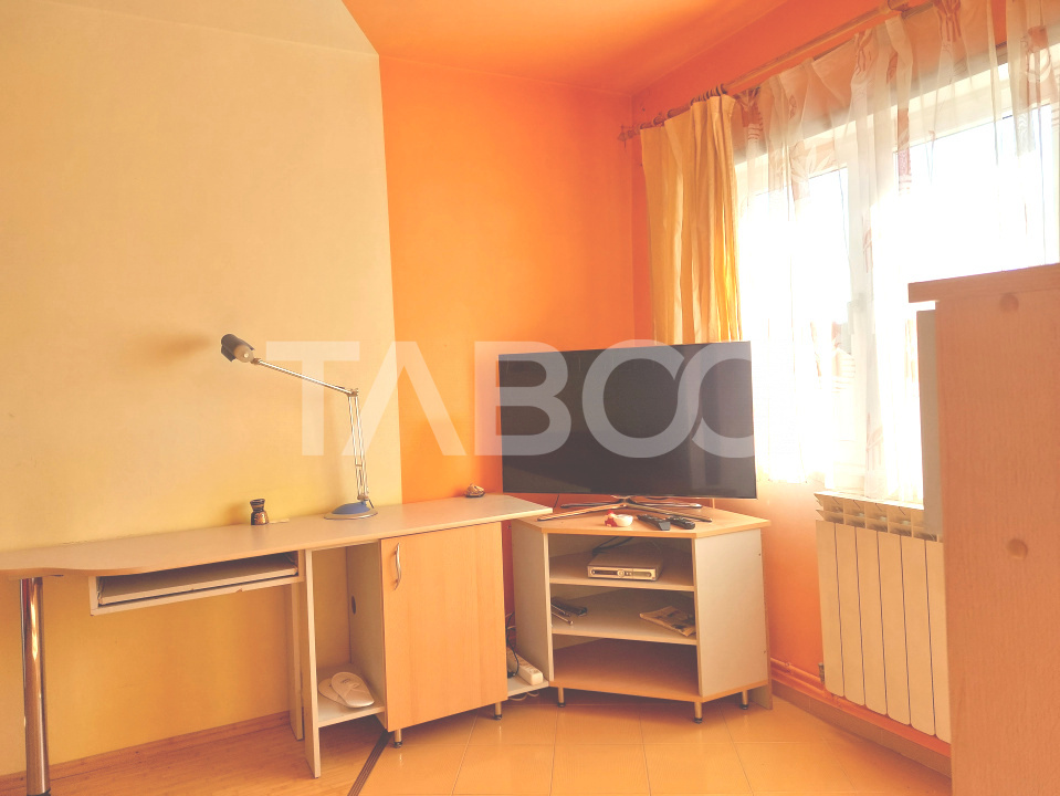 Apartament 50 mpu 2 camere etaj 3 pivnita Piata Noua Cisnadie